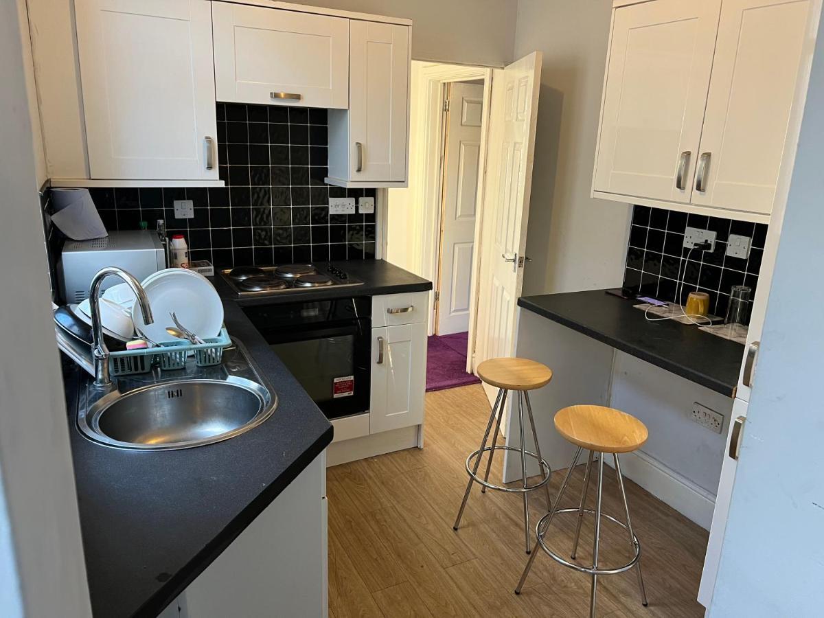 Wolves Living Bed & Breakfast Bushbury Exterior photo